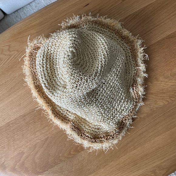 Straw bucket hat - Picture 2 of 3